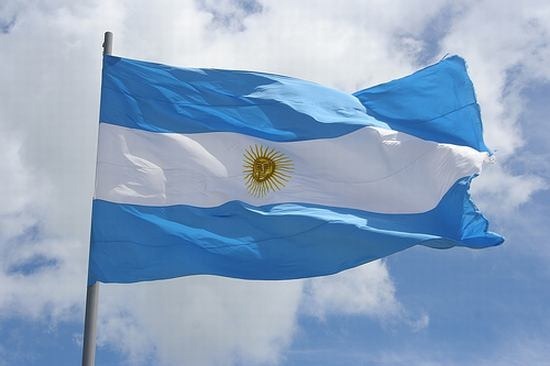 La Memoria como Cimiento: Reflexiones sobre la Identidad Argentina en Construcción